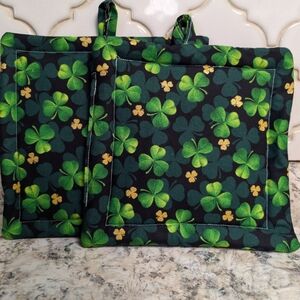 Green Clover Pot Holders